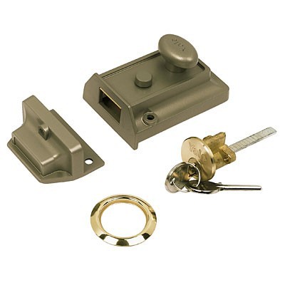 Yale P77 Traditional Nightlatch (pb)